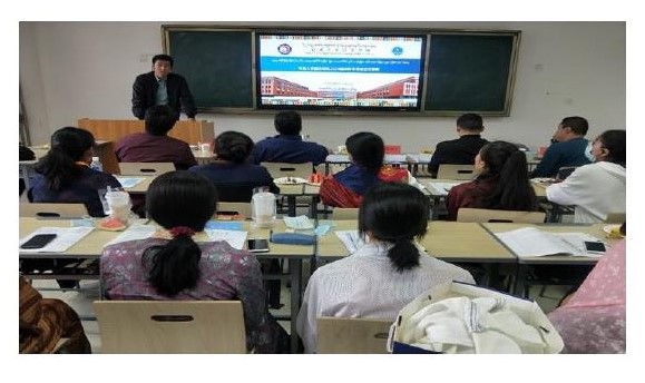 藏医学院进行2020届本科毕业论文答辩.jpg