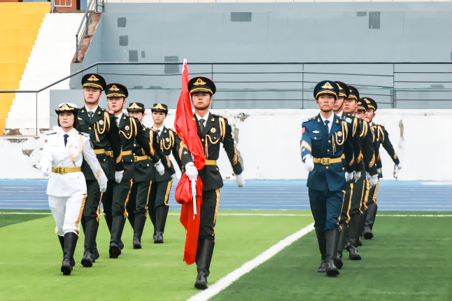 青海大学举行国庆升国旗仪式
