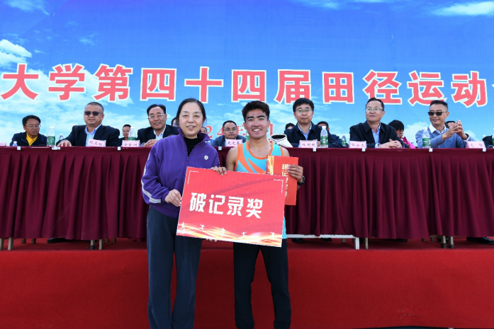 8ac35ab2420f420693842394ad5658e5.png 图片 3.png